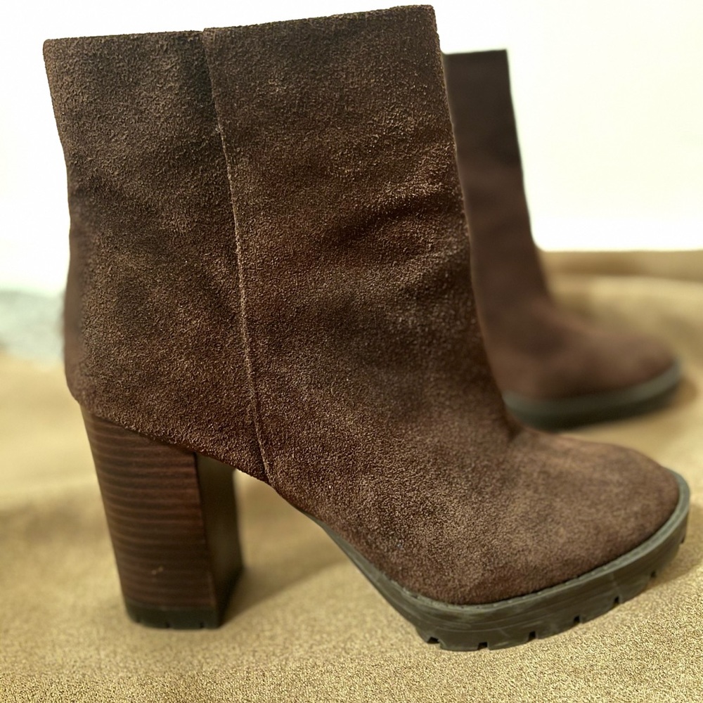 Arturo Chiang Suede Block Heel boots
